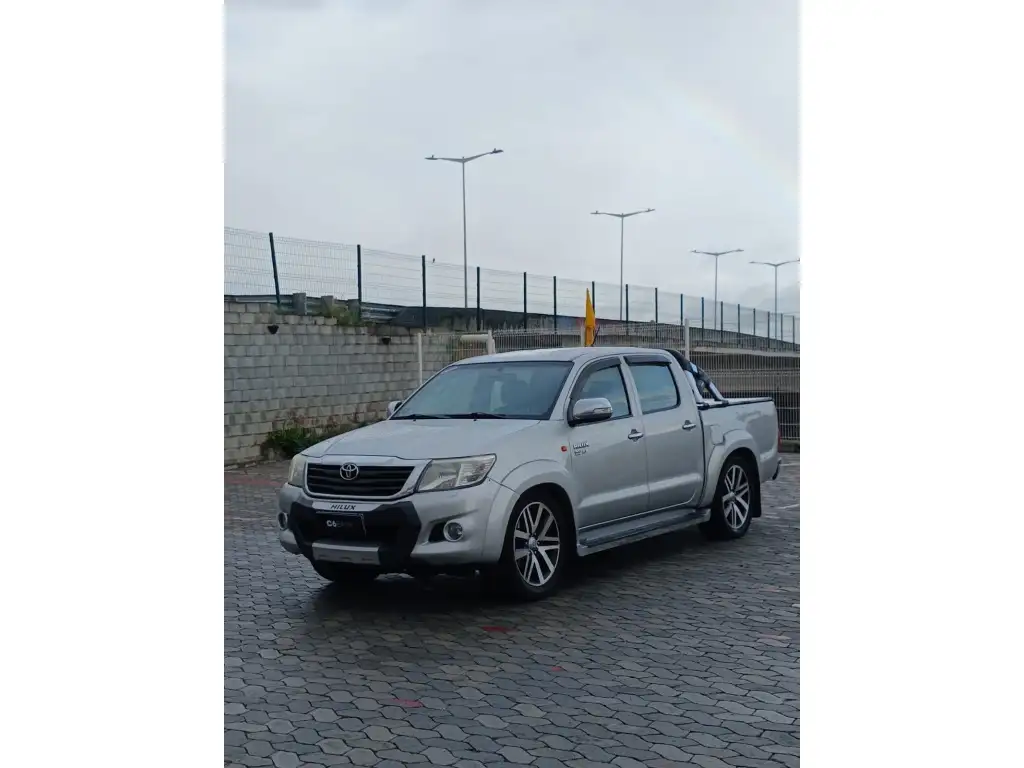Toyota Hilux CD 4X4 2.7 16V FLEX MEC. 2013