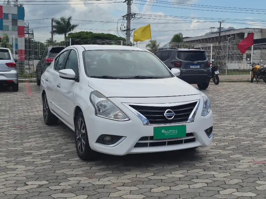 Nissan Versa UNIQUE 1.6 16V 2016