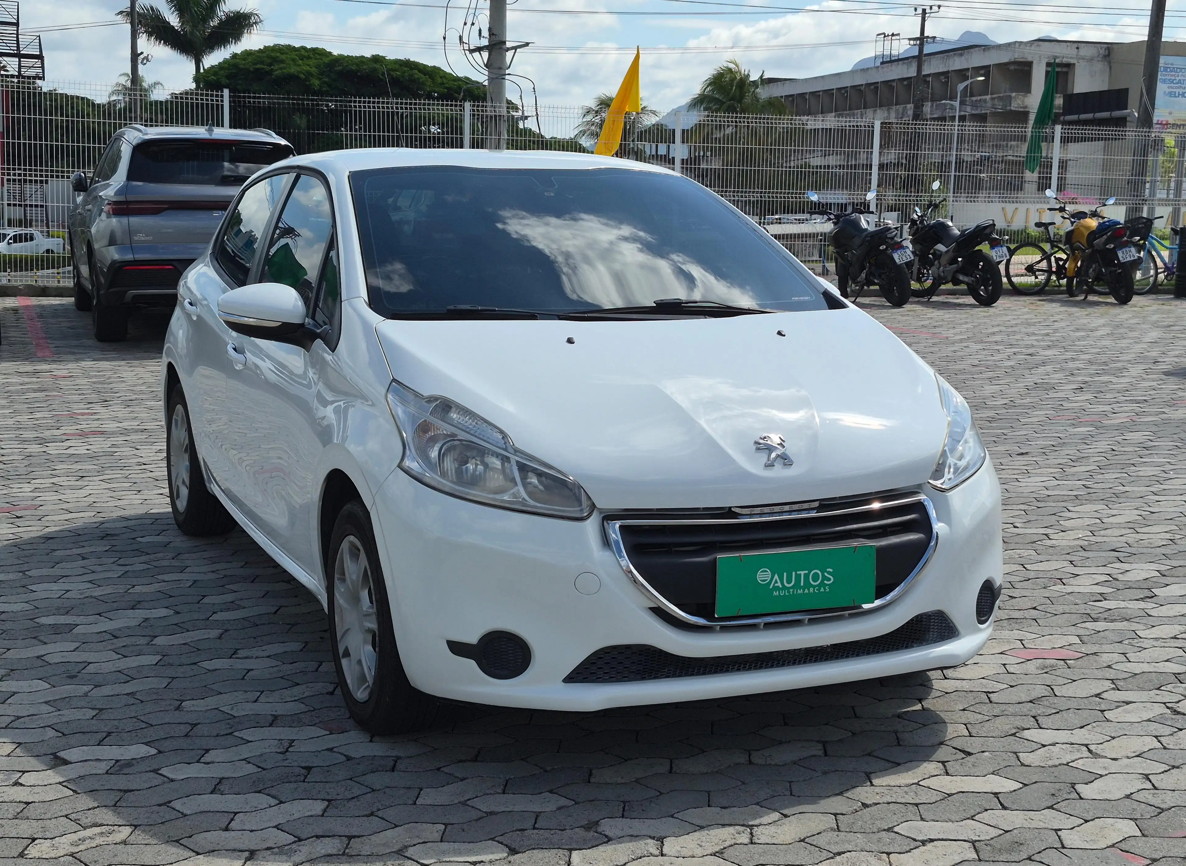 Peugeot 208 1.5 ACTIVE 8V FLEX 4P MANUAL 2014